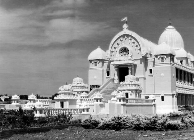 File:Ramakrishna Temple.jpg