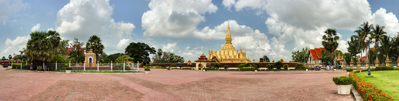 File:Pha That Luang2.jpg