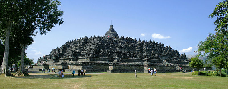 File:Borobudur-Nothwest-view.jpg