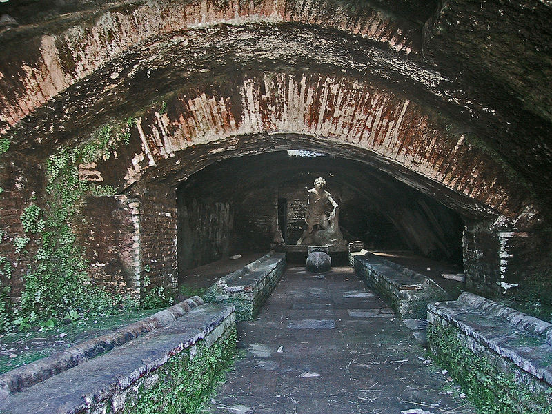 File:Mithraeum of Ostia Antica.jpg